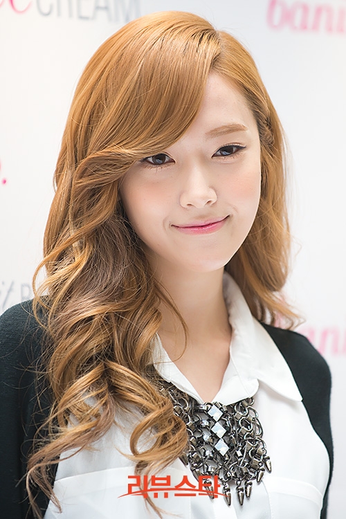 [17-02-2013] Jessica tham gia sự kiện "Beauty Talk with Jessica" được tổ chức bởi banila co Jessica14