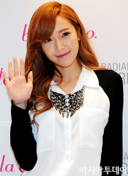 [17-02-2013] Jessica tham gia sự kiện "Beauty Talk with Jessica" được tổ chức bởi banila co Jessica35