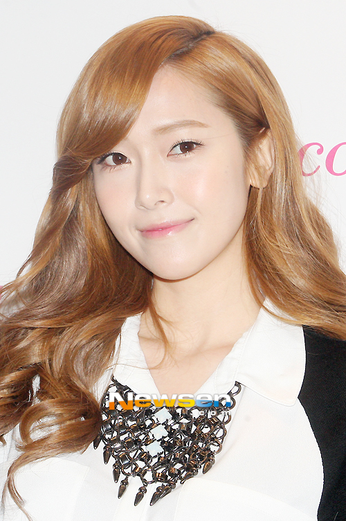 [17-02-2013] Jessica tham gia sự kiện "Beauty Talk with Jessica" được tổ chức bởi banila co Jessica8