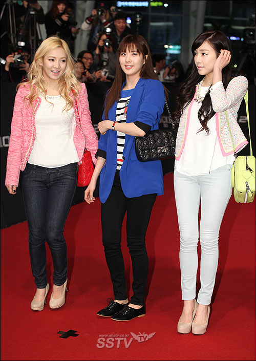 [12-03-2013] Tiffany, Hyoyeon, và Seohyun tham dự buổi lễ ra mắt của bộ phim "G.I.Joe 2'" Gijoepremiere1