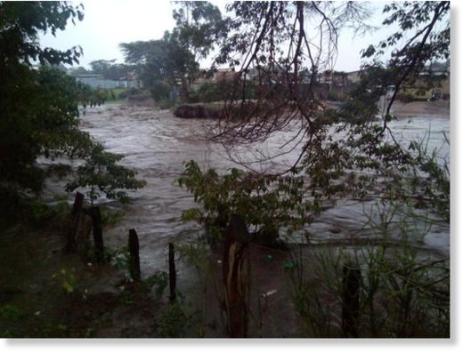 Plusieurs craindre des inondations soudaines d'suivant morts à Narok, Kenya  Narok_river_flood_600x450