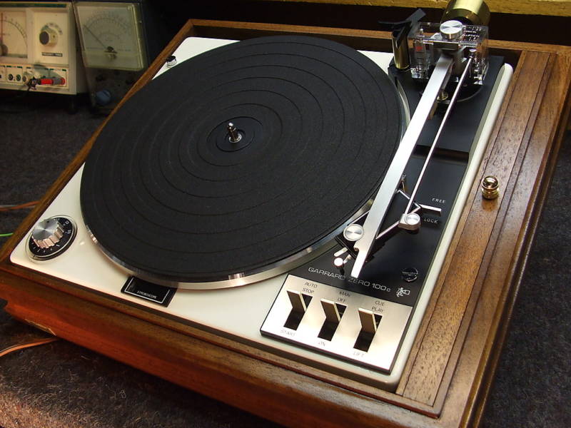 Platos Garrard  301 Y 401.Existe algun modelo mas que pueda ser recordado. Garrard-zero-100c-turntable-2