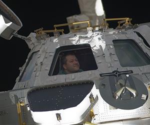 Cupola Sts-130-window-cupola-iss-lg