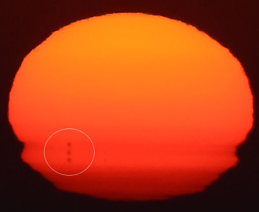 SOHO LASCO C2 Latest Image - Page 9 Sunspotmirage_strip2