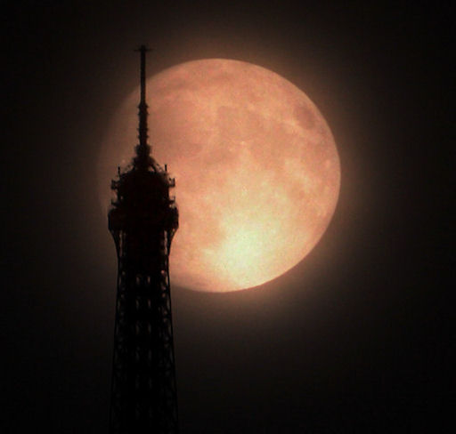 Super moon returns to night skies on May 5, 2012 VegaStar-Carpentier1_strip