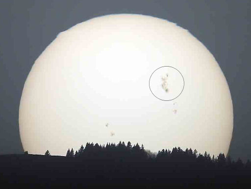 SOHO LASCO C2 Latest Image - Page 6 Sunspotsunset_strip