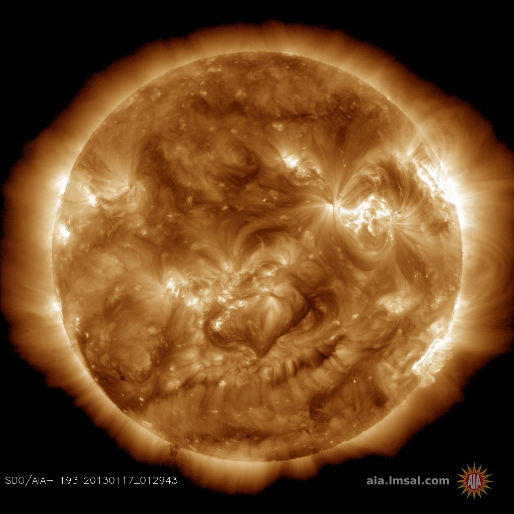 #Space Weather Forecasts - SEGUIMIENTO del ESTADO del #SOL , la #MAGNETOSFERA , SUCESOS ASTRONÓMICOS . - Página 28 Coronalhole_sdo_blank