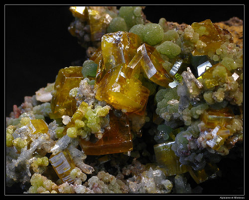 Cristaux et Géométrie cristalline Wulfenite