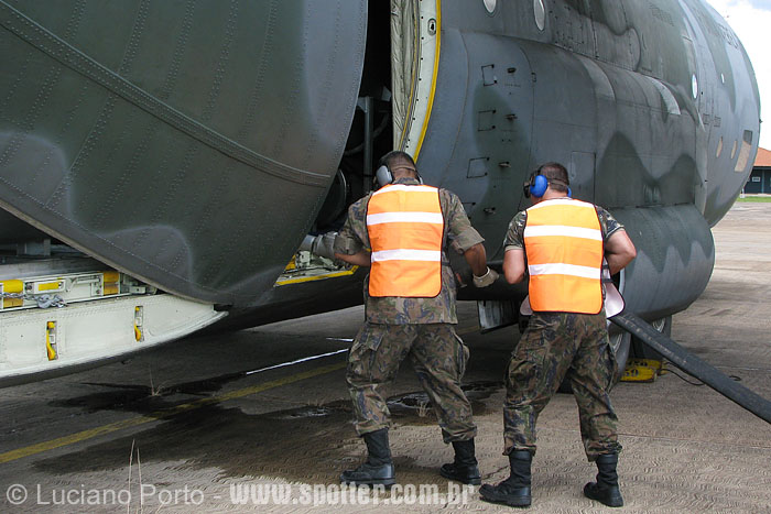 FUERZA AEREA BRASILEÑA (FAB) - Página 31 Maffs_bacg_2012_29