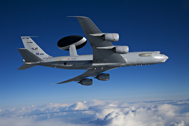 Bonne Jeudi Jpg_un_awacs_de_l_armee_de_l_air_credits_cyril_amboise_sirpa_air