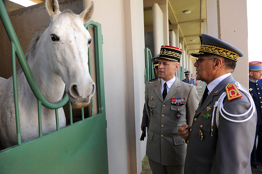 Coopération militaire Maroco - Française  - Page 3 EMIA-la-promotion-General-Delayen-au-Maroc-sur-les-traces-de-son-parrain-Mai-2015-Photo-22-C-Driss-BENMALEK