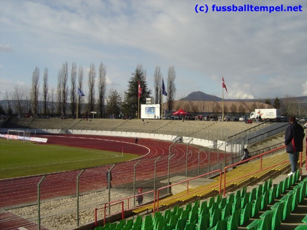 SUPPORTERS ...ALLEZ L'OM - Page 11 Stade-municipal-annecy-3