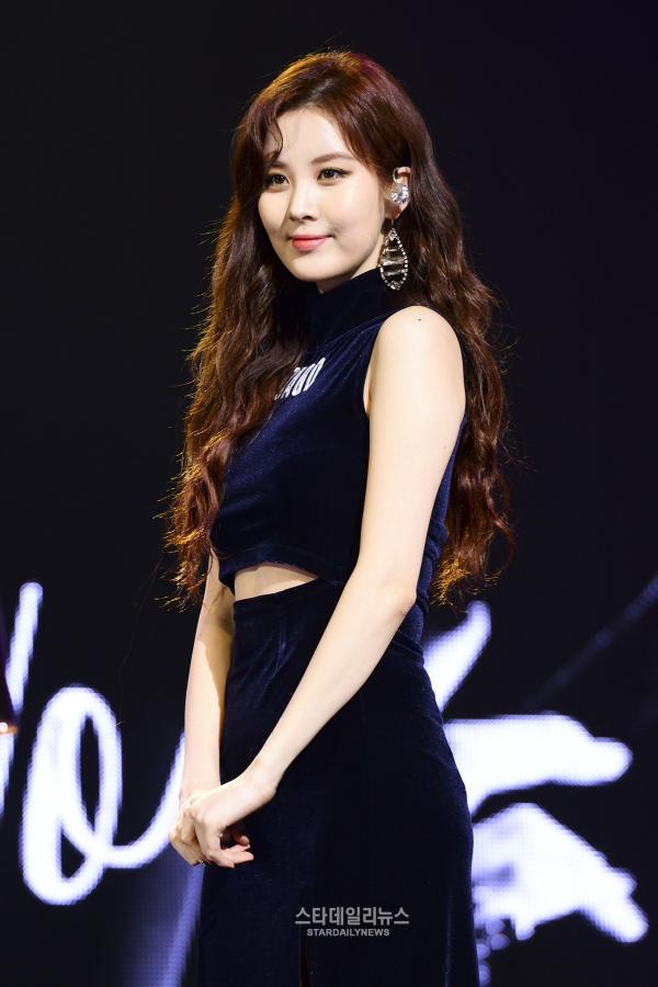 [PIC][16-01-2017]SeoHyun tham dự buổi ShowCase cho Mini Album "DON'T SAY NO" tại SM COEX vào hôm nay - Page 2 130522_156839_349