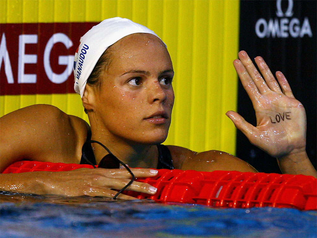 JE VEUX ... CETTE PHOTO - Page 7 Wallpapers-laure-manaudou-582