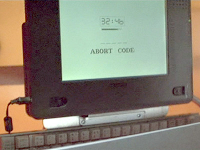 PC vs Mac : le choc des titans au cinéma ! Score : 167-164 (liste en 1e page) - Page 32 Die_hard_with_a_vengeance_compaq_concerto_2