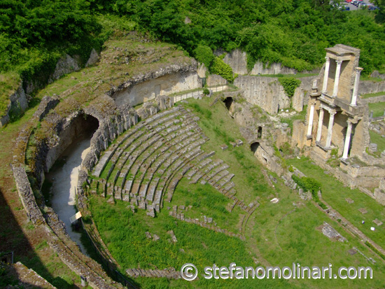 Teatro Vallebona Vallebona-Roman-Theatre-360_01