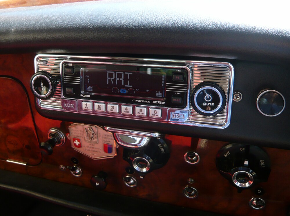 [INFO] Un autoradio sympa pour les anciennes Bristol_409-2012_Caliber-1