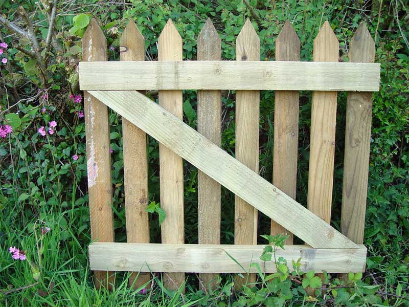 Kapije i ograde - Page 6 Wood_garden_picket_gate