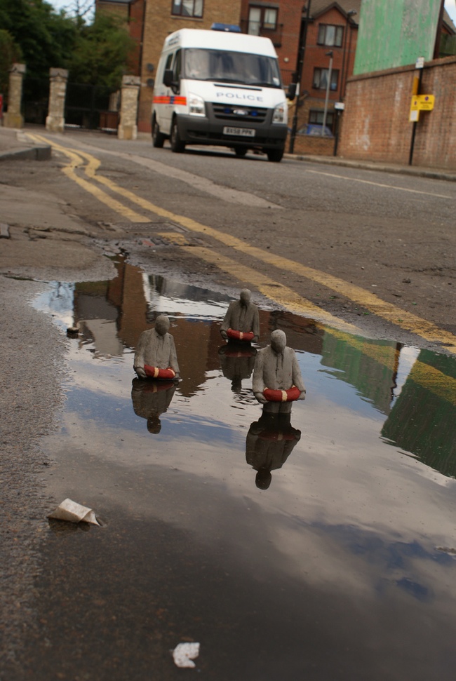 Street art :    Street_art_39_Isaac-Cordal_