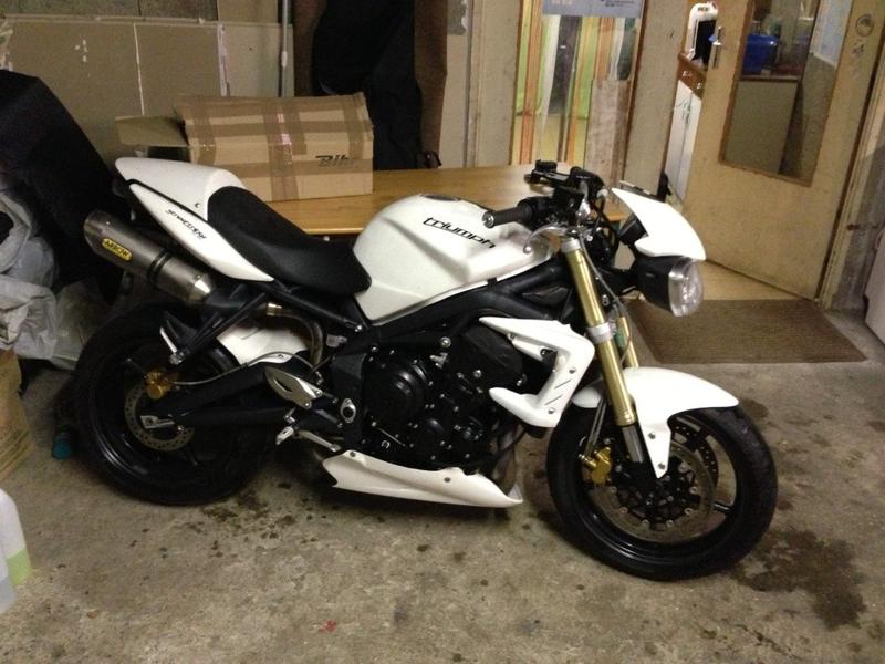 Ma Street Triple de 2011 !  60133