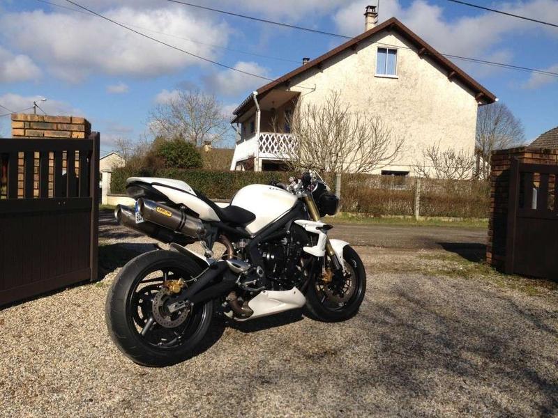 Ma Street Triple de 2011 !  60135