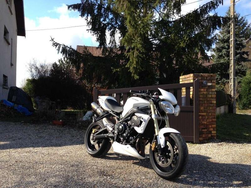 Ma Street Triple de 2011 !  60136