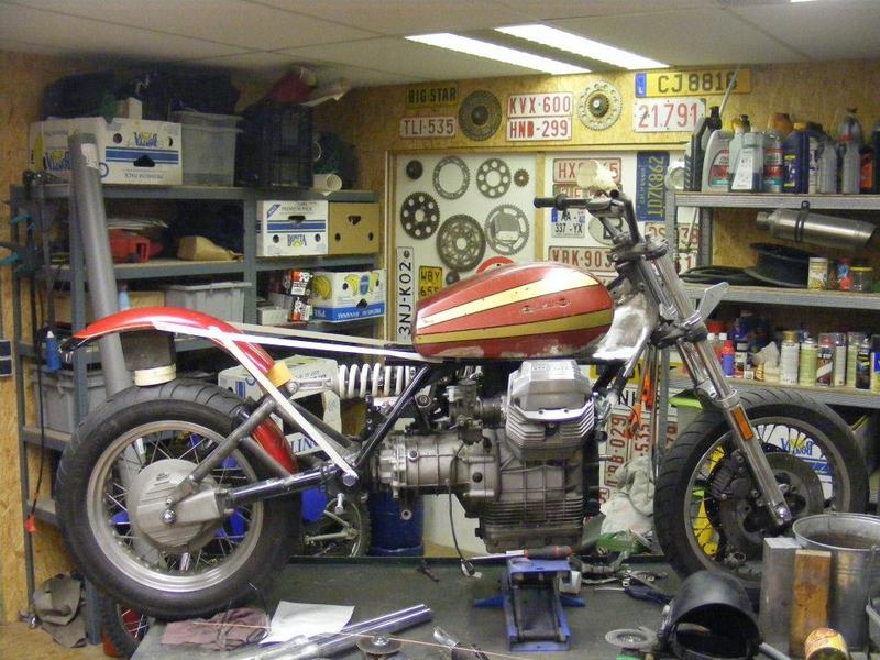 Guzzi "Rocco" quelque part entre trail et hypermotard.... 63376