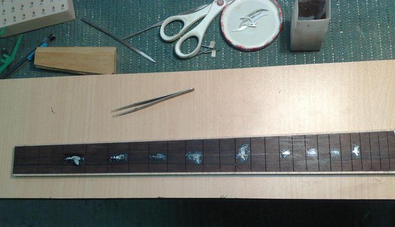 Fabrication d'une guitare Electrique : Terminée le 26/12/2014 040