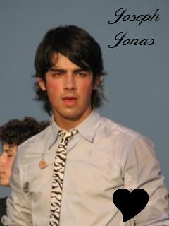 مجموعة كبيرة ومنوعة من صور جو جوناس  22093_joe%20jonas