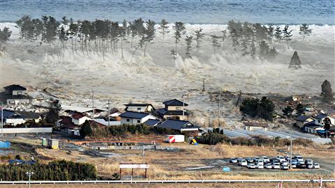 Rien de precis...Divers... Tsunami-japon-2011