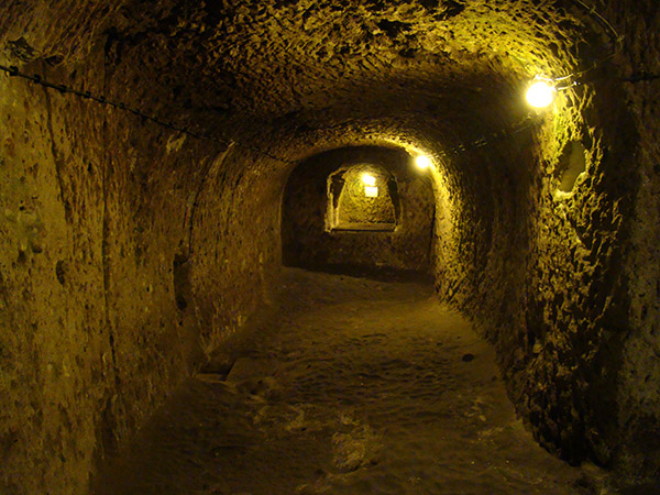 Just-in-case-we-think-we’re-special-department: Ancient Structures Z8bjw-Derinkuyu-Underground-City