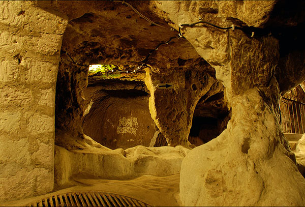 A Man Renovating His Home Discovered a Massive Underground City* Pf4xq-derinkuyu-thdh-2