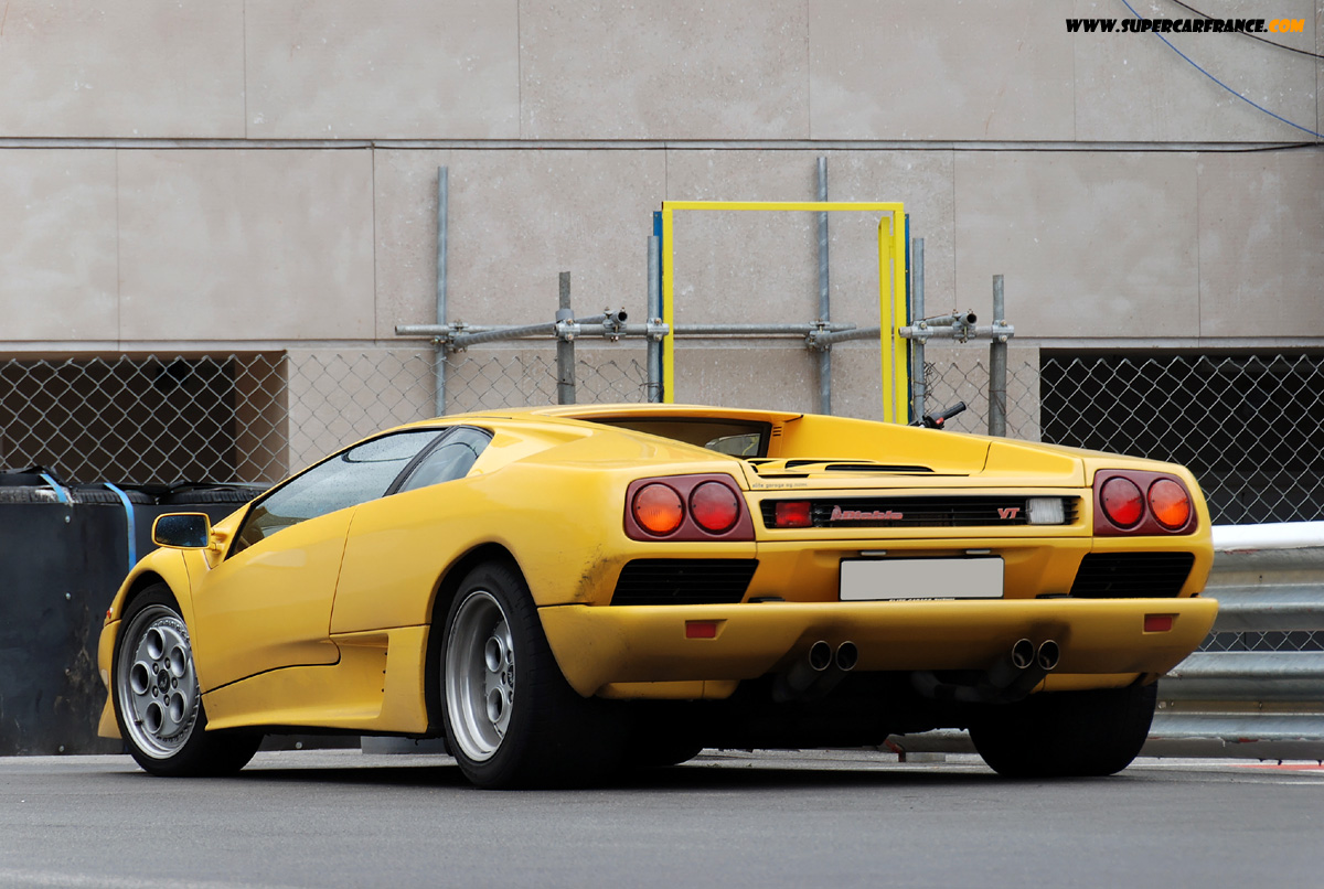 Lamborghini Resimleri 21-Lamborghini_Diablo_VT