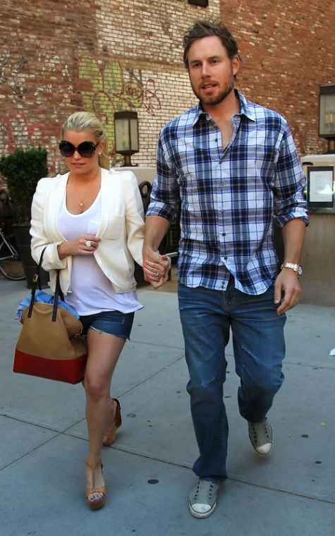 Jessica Simpson en NYC con su novio + Outtakes para People [Beautiful] Normal_01