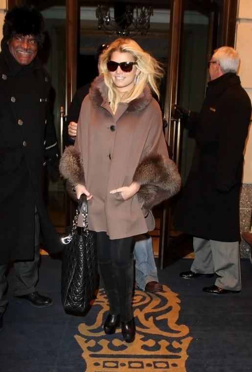 Jessica Simpson vuelve al estudio de grabación (trabaja con Kerry Brown y Billy Corgan [Smashing Pumpkings) Normal_02