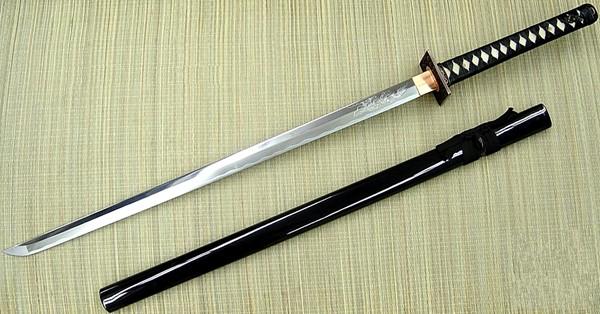 Danjuro Kinomoto, el jinete del rayo. Samurai-swords-masahiro-tsunami-nin-to-katana