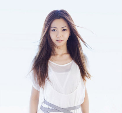 Kuraki Mai >> Single "Togetsukyo ~Kimi Omofu~" Maikuraki