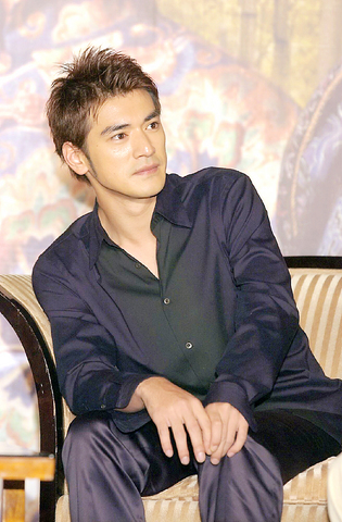 WAAAAAAA!!!!!! TAKESHI KANESHIRO!!!!!!!!!!!! O_o - Page 2 20050310164331