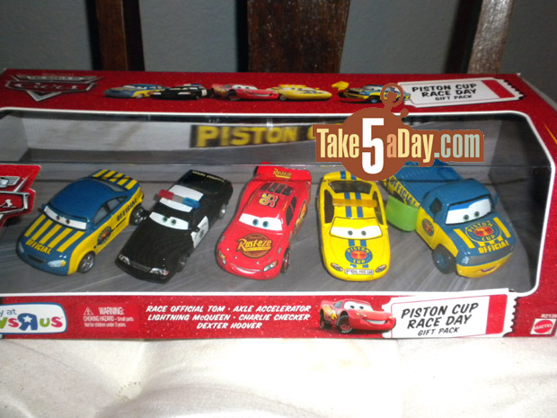 Nouveau pack exclusif Toys R Us : Piston Cup 5-Pack Box