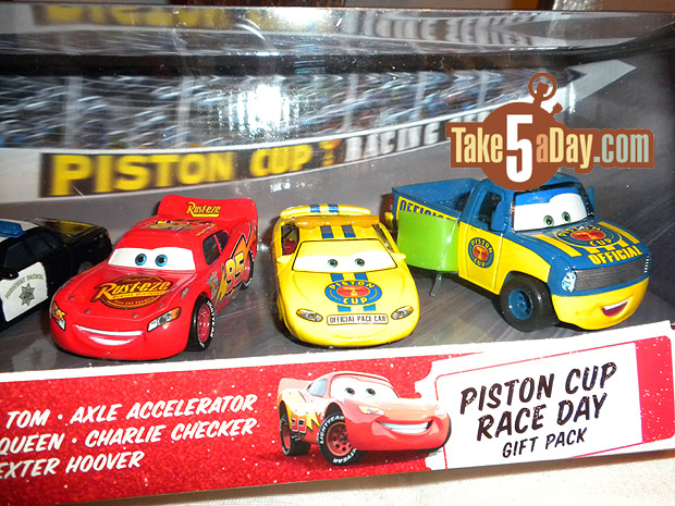 Nouveau pack exclusif Toys R Us : Piston Cup 5-Pack Front1