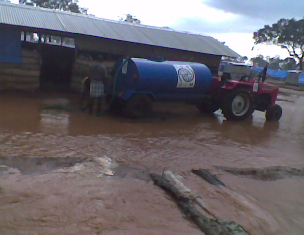 கரையாத கல் நெஞ்சங்களுக்கு Floodimage4