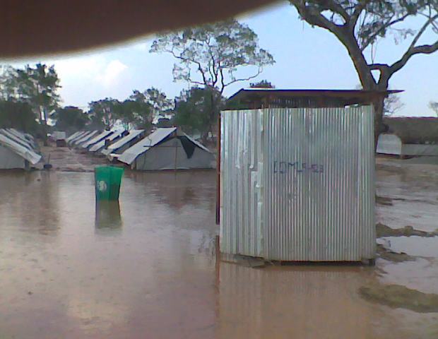 கரையாத கல் நெஞ்சங்களுக்கு Floodimage5