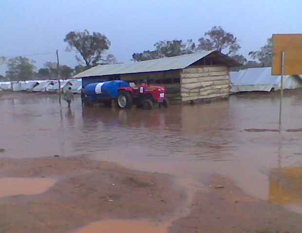 கரையாத கல் நெஞ்சங்களுக்கு Floodimage7