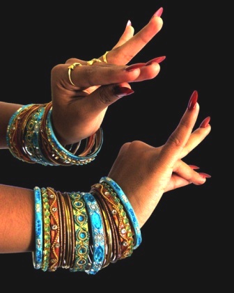 எல்லாமே காதல் Bharatanatyam_mudra_by_madzindia