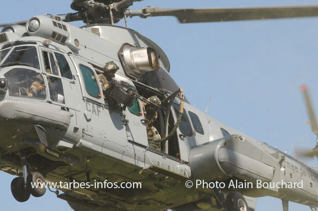 les hommes de l'ombre du 13ème Régiment des Dragons Parachutistes de Dieuze Helico