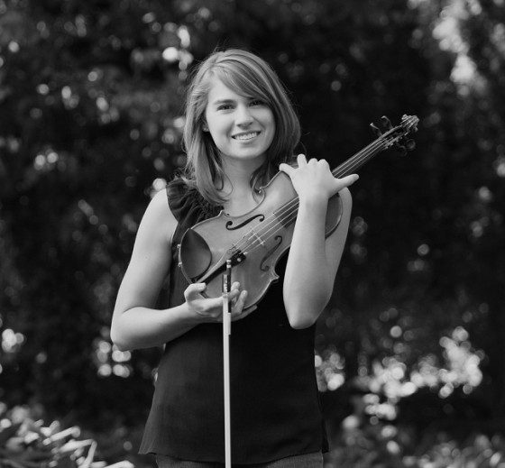 [Violoniste] Taylor Davis ♪ ViolinTay-about-01-560x519