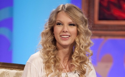 Taylor a The Paul O'Grady Show Normal_taylorweb012