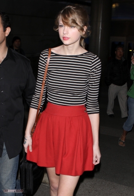  Taylor AT LAX AIRPORT IN LOS ANGELES, CALIFORNIA Normal_004