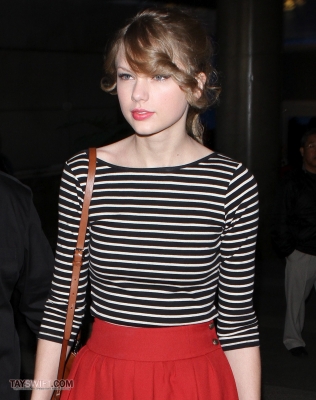  Taylor AT LAX AIRPORT IN LOS ANGELES, CALIFORNIA Normal_005