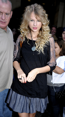 صور  taylor swift نيو Normal_hqtaylorweb02